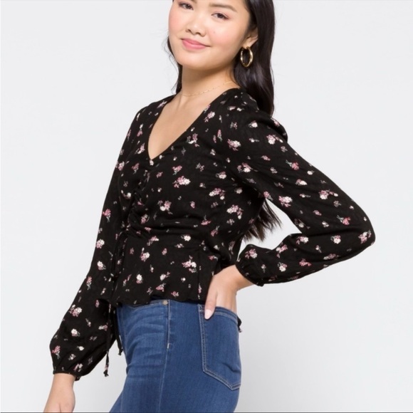 Daisy and Delilah Kristen Ruched Top Size L - Picture 1 of 7